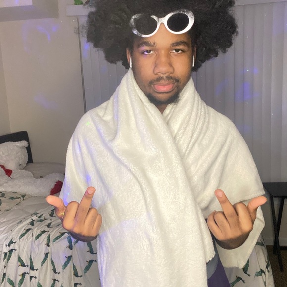 Meet your Posher, Ian - Picture 3 of 6